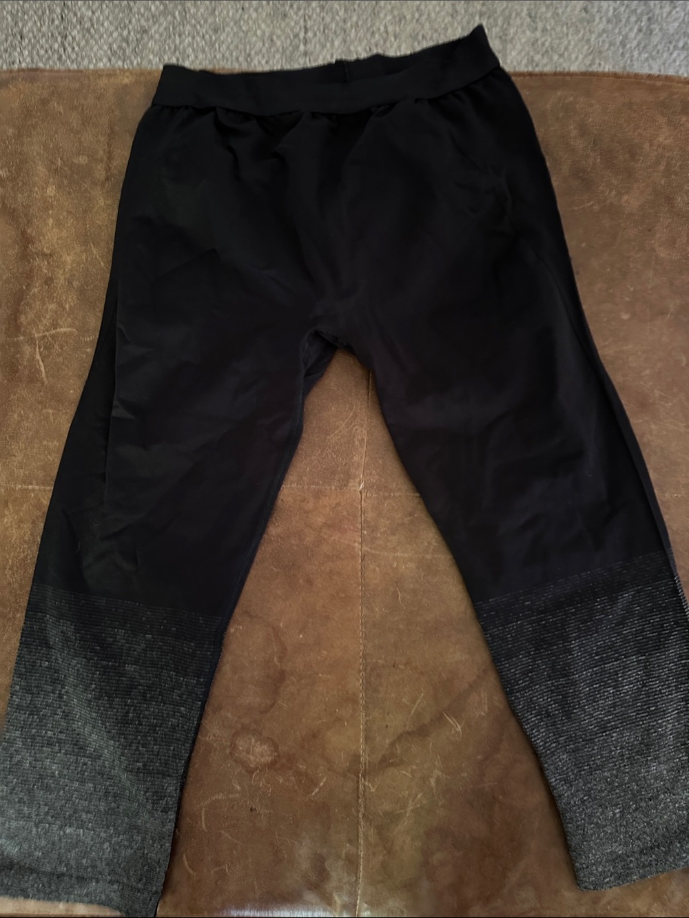 Sweaty Betty Black Ankle Leggings with Gray Hem